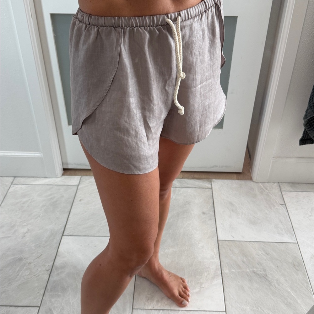 Krisa petal hem lounge shorts
